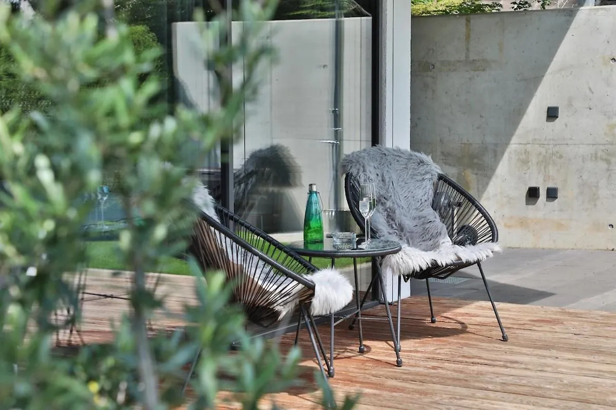 Moderne Dhh Mit Zwei Apartments Gersthofen 0*,  Alemania