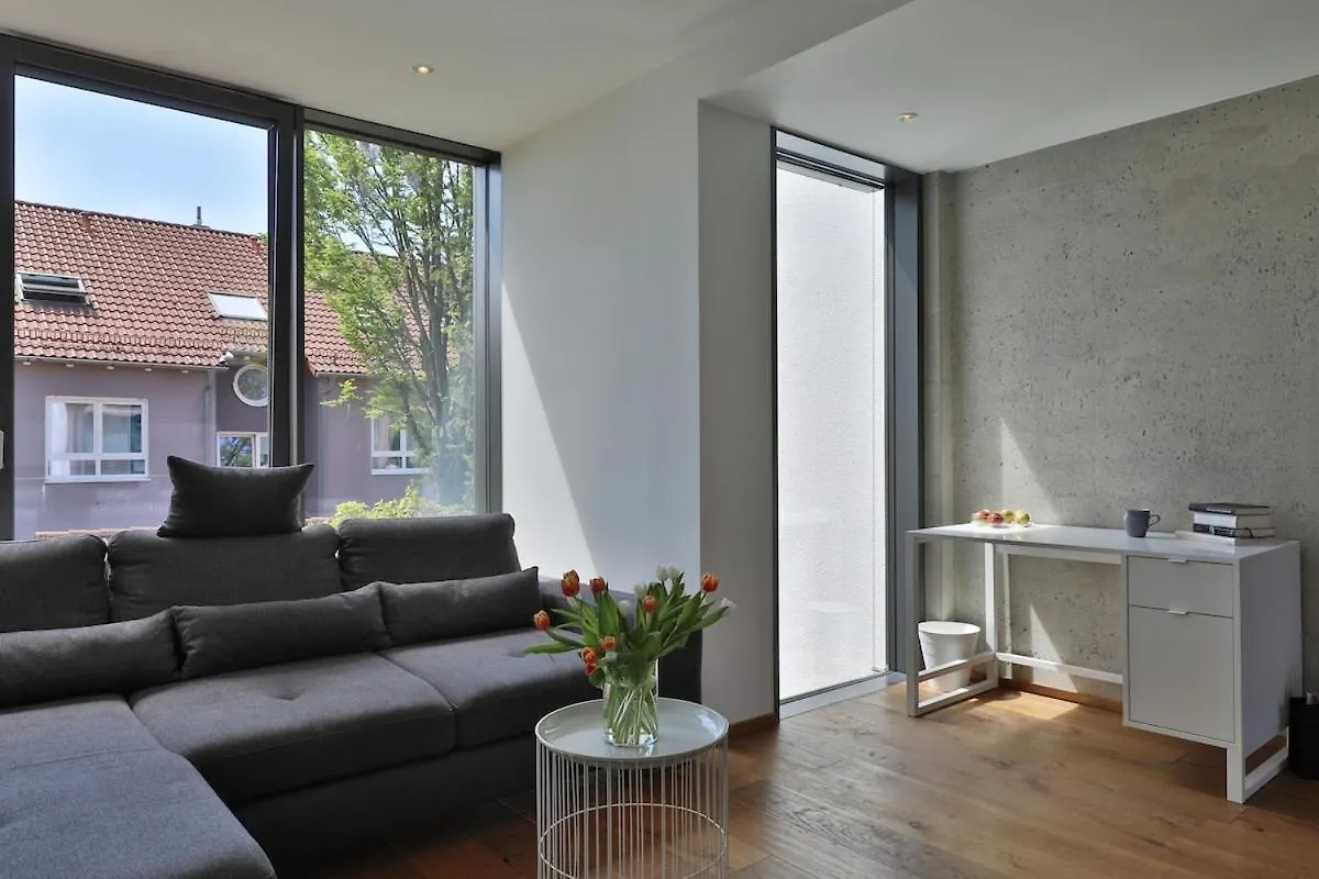 Moderne Dhh Mit Zwei Apartments Gersthofen Alemania