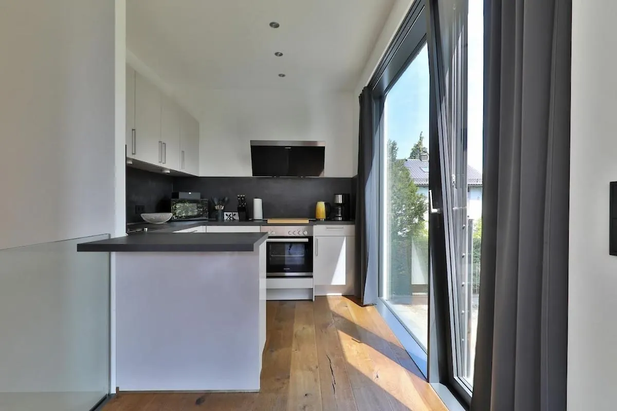Moderne Dhh Mit Zwei Apartments Gersthofen 0*,