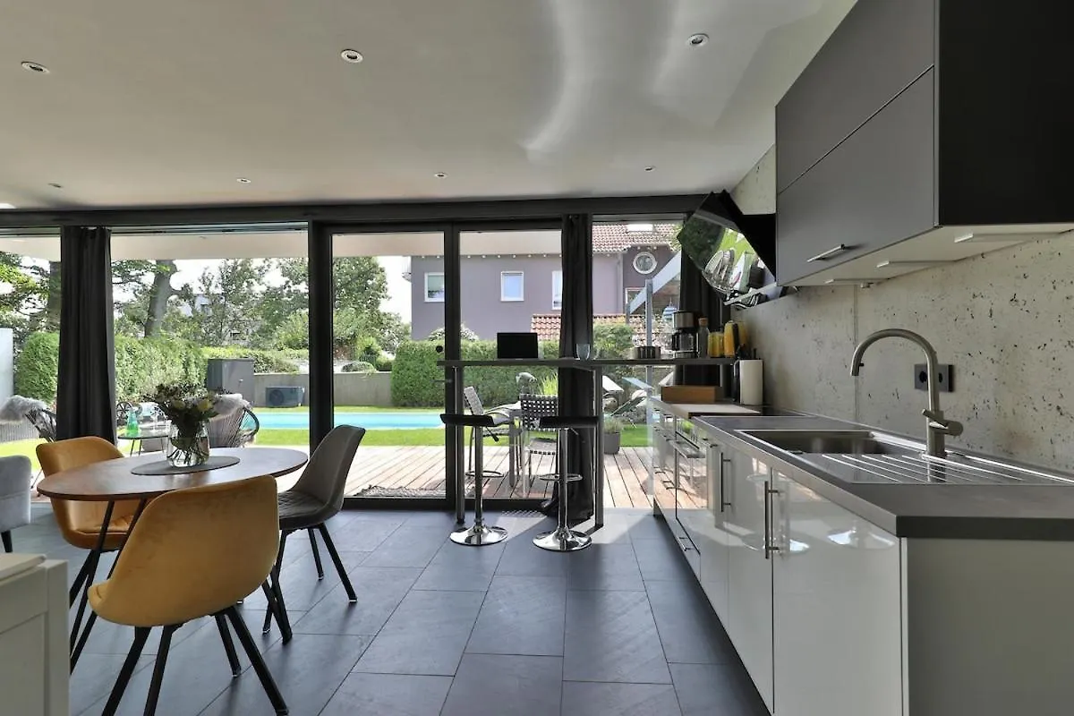 Moderne Dhh Mit Zwei Apartments Gersthofen